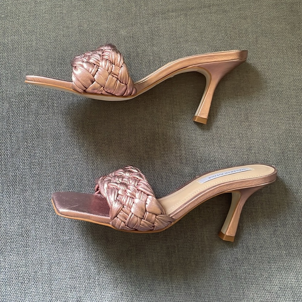Leather Saks Fifth Avenue Rose Gold Woven Mules size 7.5 - Picture 4 of 6